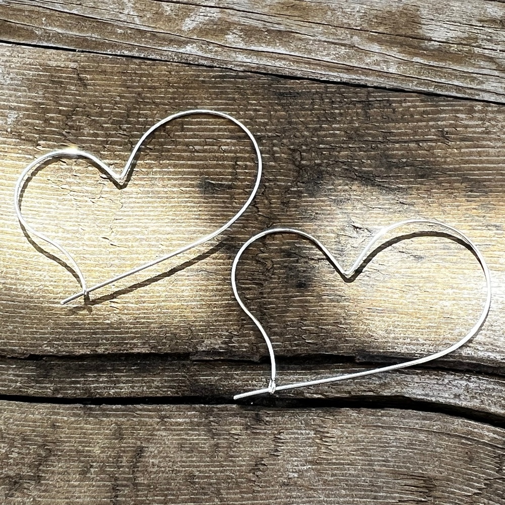 Artful Heart Hoops Modern-chic Silver-tone